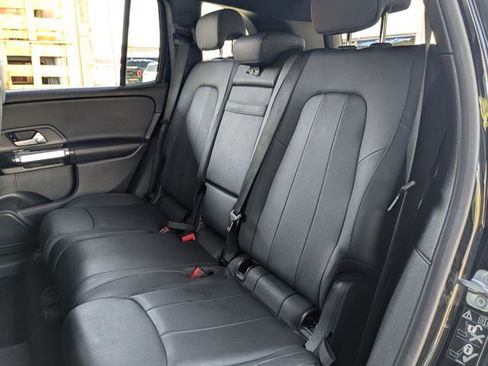 Used 2024 Mercedes-Benz GLB 250 image 18