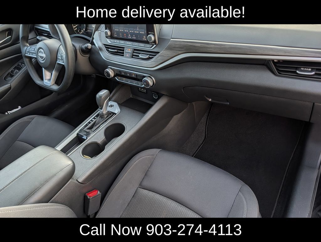 Used 2025 Nissan Altima 2.5 SV FWD image 30