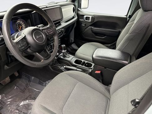 Used 2024 Jeep Wrangler Unlimited Sport image 10