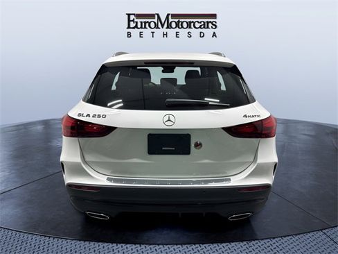 Used 2025 Mercedes-Benz GLA 250 4MATIC image 4