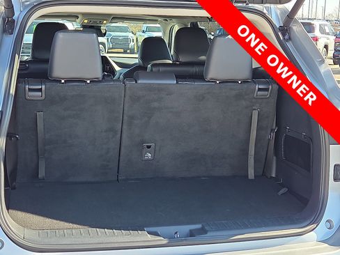 Certified 2024 Toyota Highlander XLE image 9