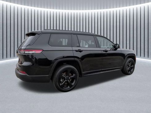 Used 2023 Jeep Grand Cherokee L Limited w/ Luxury Tech Group II image 6