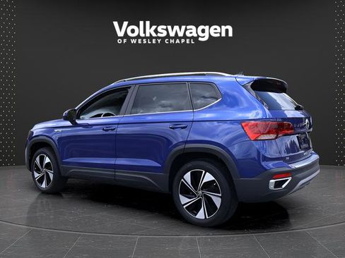 Certified 2024 Volkswagen Taos SE AWD/4WD image 6