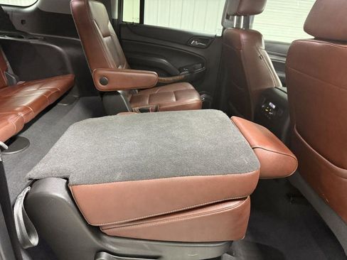 Used 2019 Chevrolet Suburban Premier w/ Premier Plus Edition AWD/4WD image 44