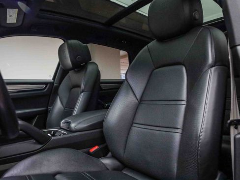 Used 2023 Porsche Cayenne Platinum Edition image 5