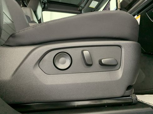 New 2025 GMC Hummer EV 2X image 37