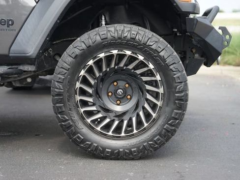 Used 2020 Jeep Gladiator Sport w/ Quick Order Package 24S AWD/4WD image 4