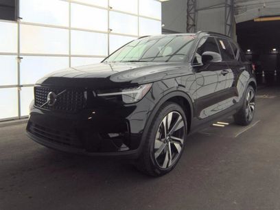 Used 2024 Volvo XC40 B5 Ultimate w/ Protection Package Premier