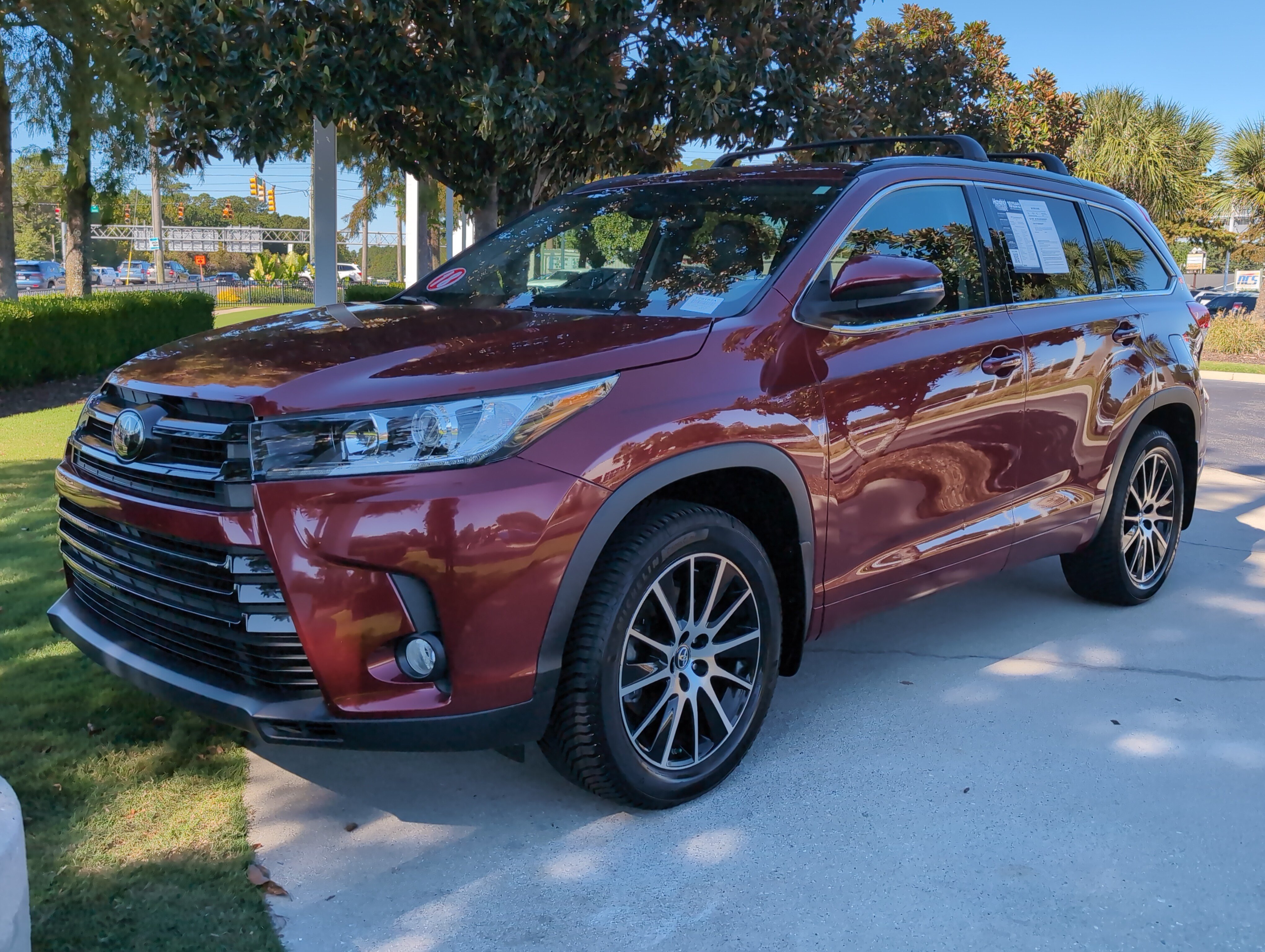 Used 2018 Toyota Highlander SE AWD/4WD image 5