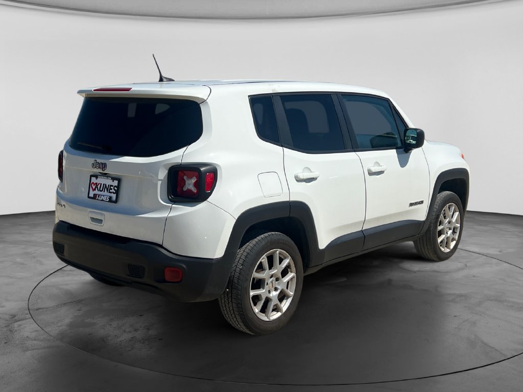 Used 2023 Jeep Renegade Latitude AWD/4WD image 7