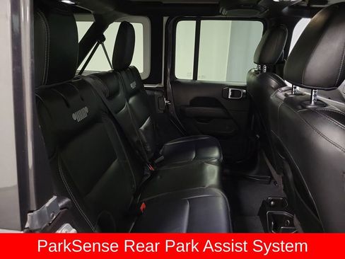 Used 2020 Jeep Wrangler Unlimited Sahara image 21