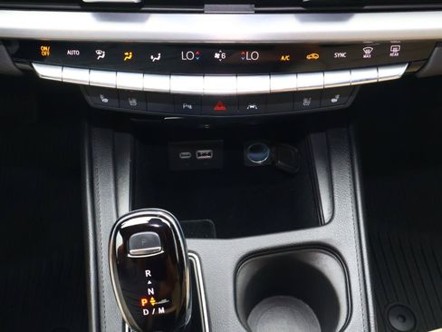 Used 2024 Cadillac XT4 Premium Luxury FWD image 30