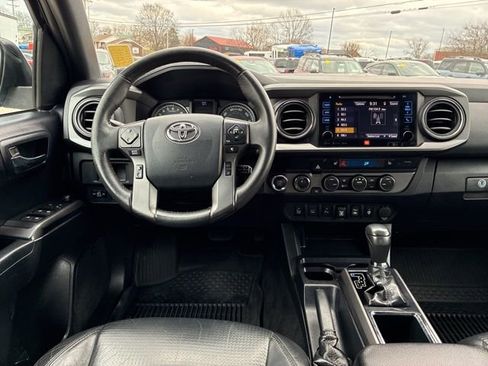 Used 2019 Toyota Tacoma TRD Sport image 21