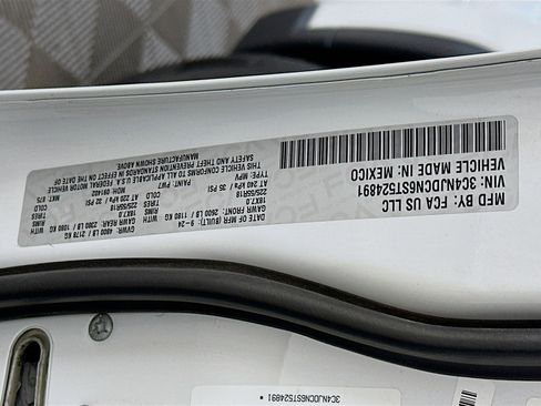 Used 2025 Jeep Compass Limited image 12