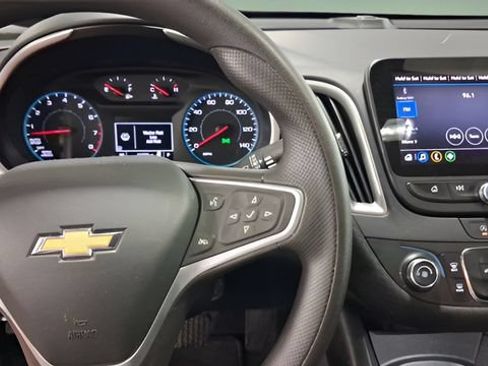 Used 2022 Chevrolet Malibu LS FWD image 14