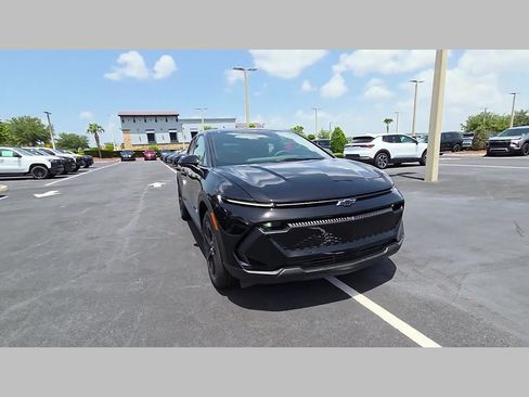 New 2026 Chevrolet Equinox EV LT w/ Midnight Package FWD image 22