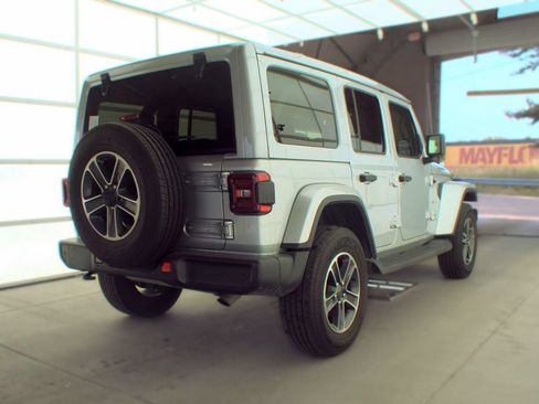 Used 2023 Jeep Wrangler Unlimited Sahara w/ Safety Group AWD/4WD image 2