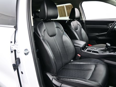 Used 2024 Kia Sorento S w/ Panoramic Sunroof Package AWD/4WD image 14
