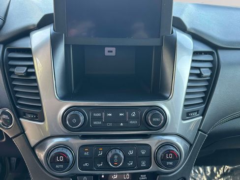 Used 2020 Chevrolet Suburban Premier w/ Premier Plus Edition AWD/4WD image 12