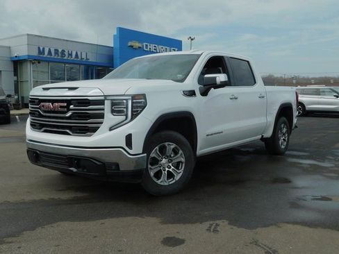 Used 2025 GMC Sierra 1500 SLT AWD/4WD image 2