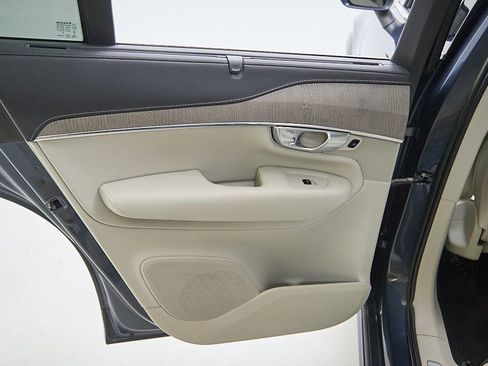 Certified 2023 Volvo XC90 B6 Ultimate w/ Protection Package Premier AWD/4WD image 18