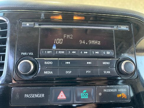 Used 2015 Mitsubishi Outlander ES FWD image 25