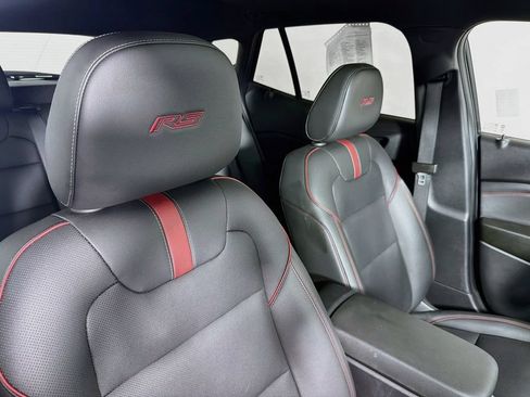 Used 2024 Chevrolet Trax RS w/ Sunroof Package FWD image 27