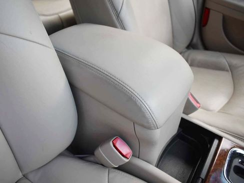 Used 2005 Buick LaCrosse CXL FWD image 42