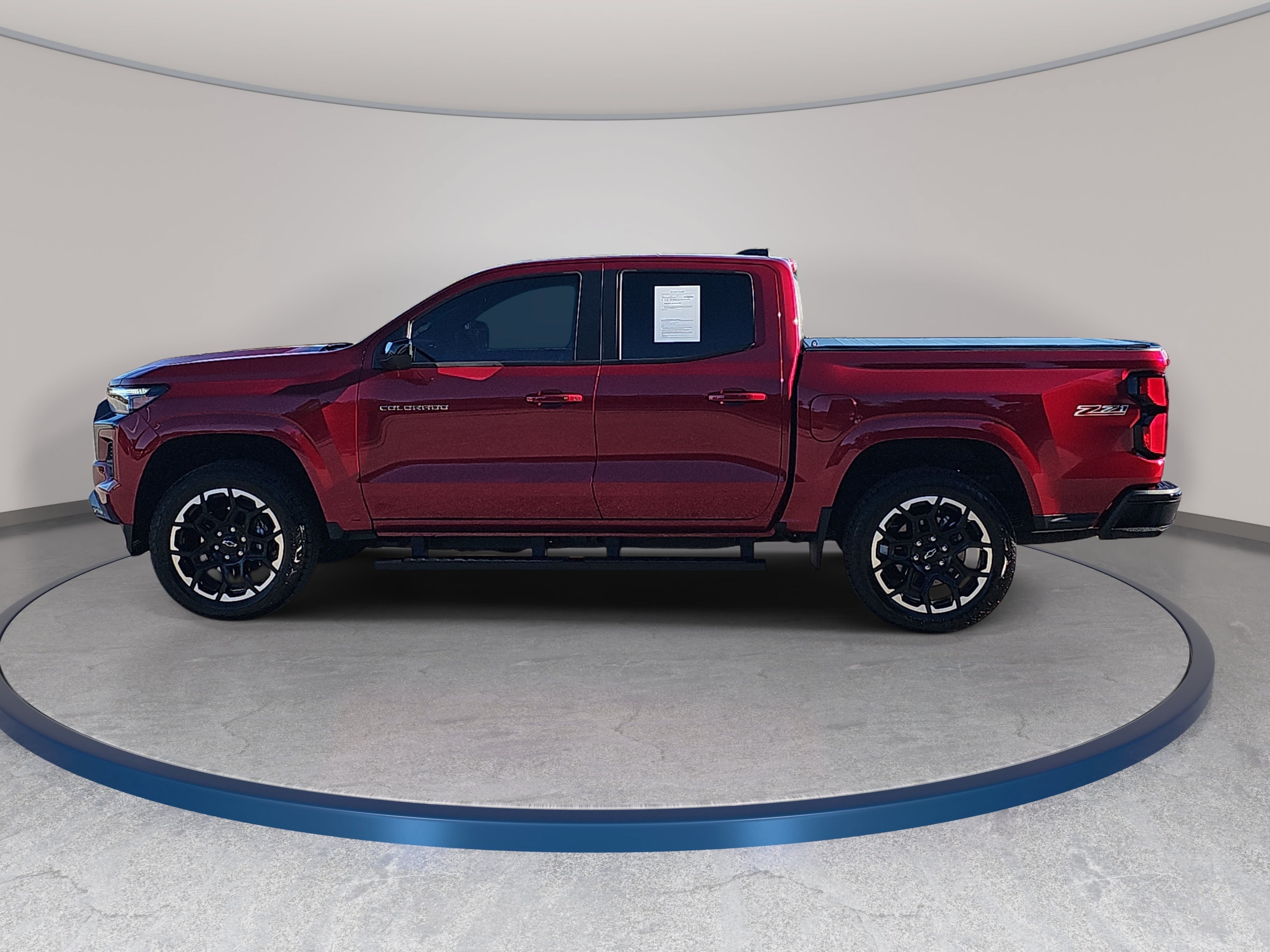 Used 2026 Chevrolet Colorado Z71 w/ Technology Package AWD/4WD image 8