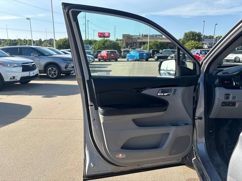 Used 2019 Honda Pilot Touring image 8
