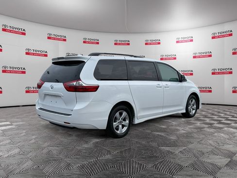 Certified 2020 Toyota Sienna LE image 3
