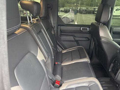 Used 2025 Ford Bronco Outer Banks w/ Sasquatch Package AWD/4WD image 9