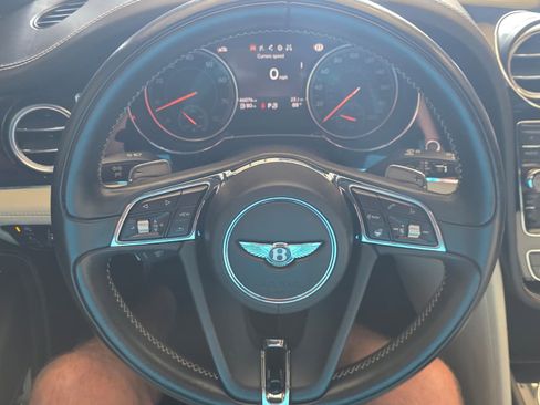 Used 2017 Bentley Bentayga AWD/4WD image 50
