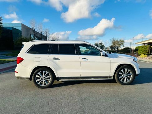 Used 2014 Mercedes-Benz GL 450 4MATIC w/ Lighting Package image 9