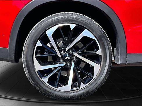 Used 2025 Mitsubishi Outlander SE AWD/4WD image 36