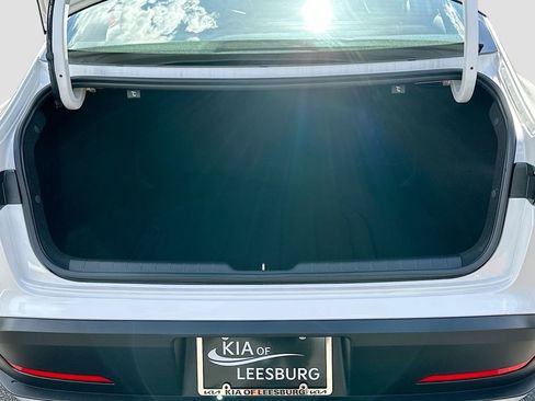 New 2025 Kia K4 LXS image 23