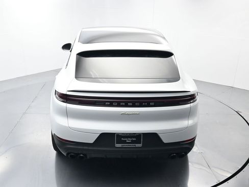 Certified 2025 Porsche Cayenne E-Hybrid Coupe w/ Premium Package Plus image 38