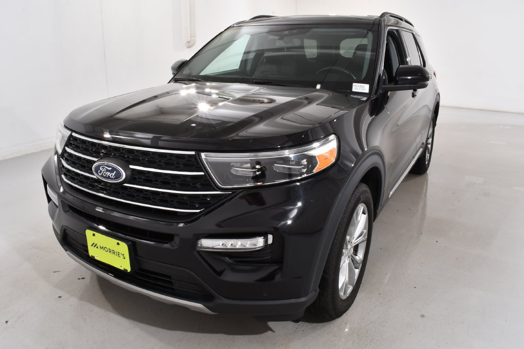 Used 2023 Ford Explorer XLT w/ Equipment Group 202A AWD/4WD image 2