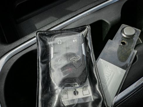 Used 2020 Chevrolet Silverado 1500 LT Trail Boss image 34