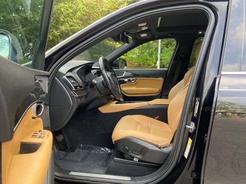 Used 2018 Volvo XC90 T6 Momentum w/ Convenience Package AWD/4WD image 14