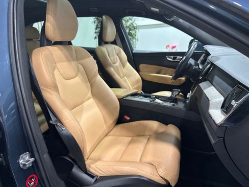 Used 2018 Volvo XC60 T5 Inscription w/ Convenience Package AWD/4WD image 5