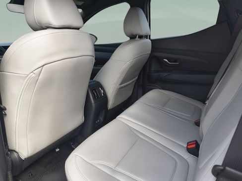 Certified 2025 Hyundai Santa Cruz SEL FWD image 15