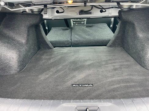 Used 2025 Nissan Altima 2.5 SV image 30