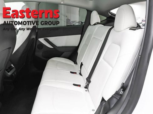 Used 2022 Tesla Model Y Long Range image 19