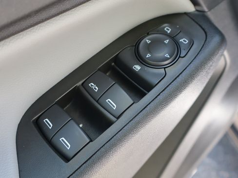 Used 2024 Chevrolet Equinox LS FWD image 14