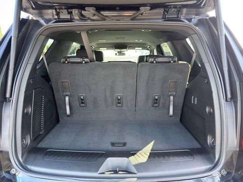 Used 2024 GMC Yukon SLT AWD/4WD image 16