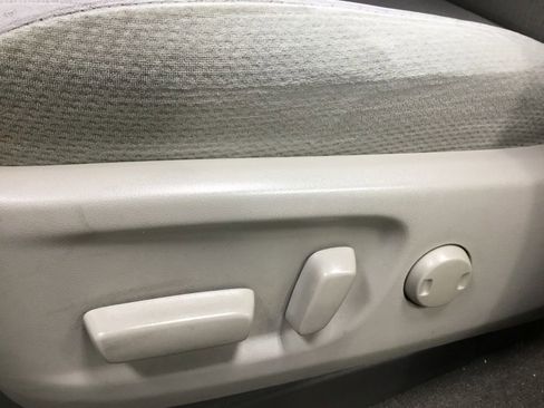 Used 2018 Toyota Sienna LE w/ Protection Package image 8