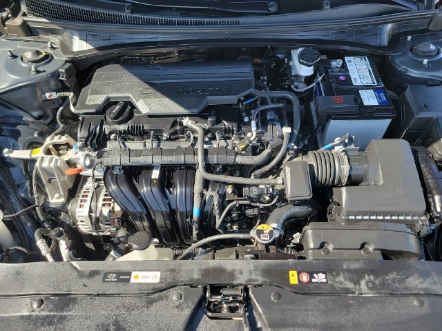 Used 2024 Hyundai Elantra SE FWD image 29
