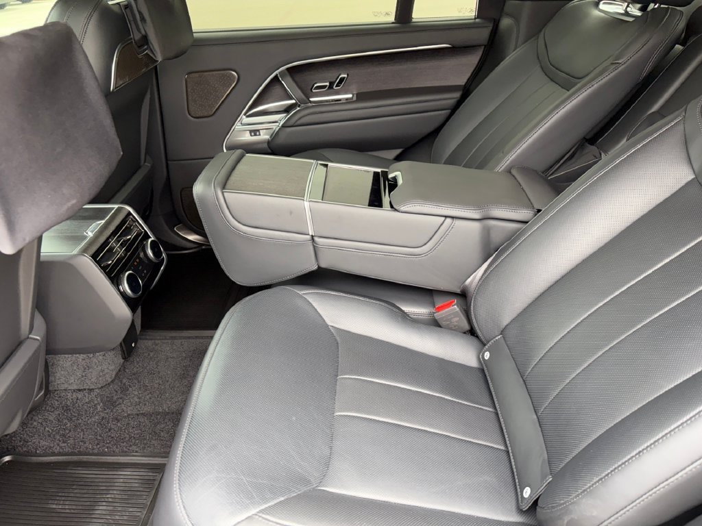 Used 2025 Land Rover Range Rover Long Wheelbase Autobiography AWD/4WD image 25