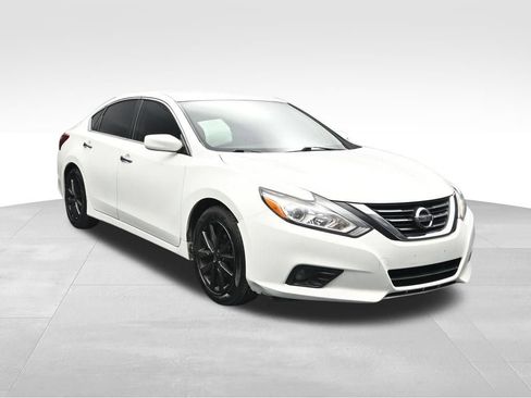 Used 2018 Nissan Altima 2.5 SV FWD image 7